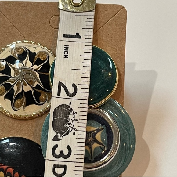 Vintage Button Shape Enamel Mismatched Earrings - Picture 7 of 8